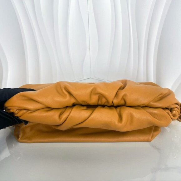 Bottega Veneta Chain Pouch Caramel Leather Bag - Picture 3 of 11